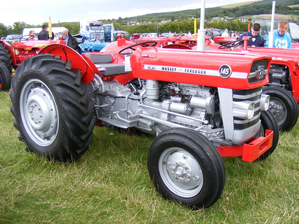 Massey Ferguson 145
