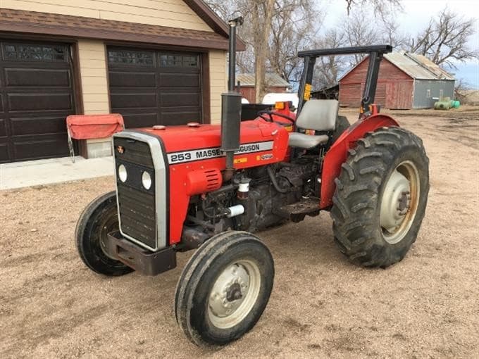 Massey Ferguson 253