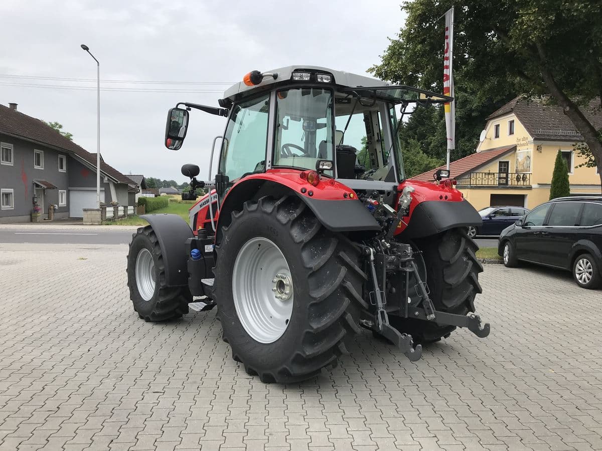 Massey Ferguson 5S.115